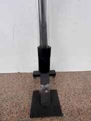 Kafe Ortamları İçin Şık ve Modern Dikey Isıtıcı Füze Soba Dorello