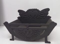 Döküm Desenli Şömine Odunluğu – Şık ve Dayanıklı Metal Odun Sepeti