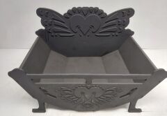 Döküm Desenli Şömine Odunluğu – Şık ve Dayanıklı Metal Odun Sepeti