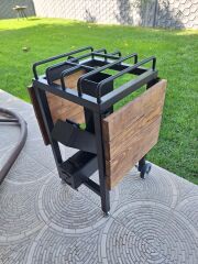 Tekerlekli Odun Kömürlü Bahçe Mangalı – Ahşap Yan Panelli