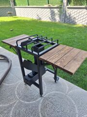 Tekerlekli Odun Kömürlü Bahçe Mangalı – Ahşap Yan Panelli